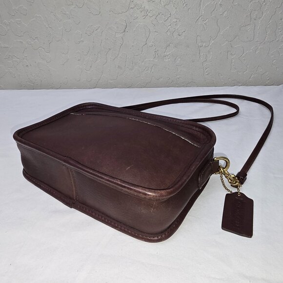 Vintage Coach Carnival 9925 Milk Chocolate Brown Leather Crossbody Shoulder Bag - Picture 13 of 14